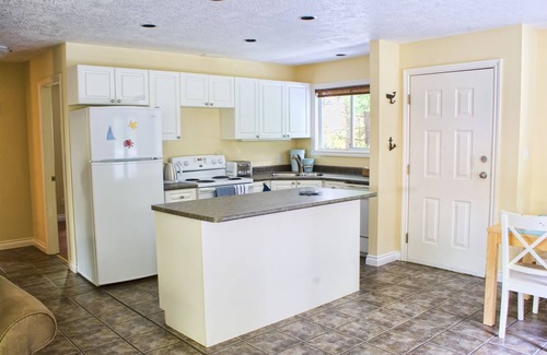 Juan de Fuca Electoral Area Cottage | Diamond Cottage, close to Sooke, Shirley and Port Renfrew. 40 mins to Victoria