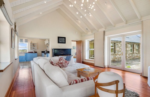 Ballyconneely House | Diamond Cottage Mannin luxurious spacious property