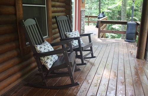 Gallipolis Ferry Cabin | Diamond Creek Cabin - Sleeps up to 6