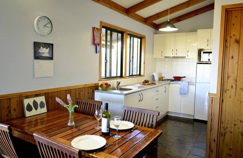 Middlesex Cottage | Diamond Forest Farm Stay, Pet Friendly cottages