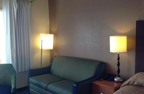 Richmond Hotel | DIAMOND INN & SUITES
