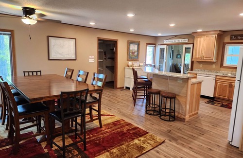 Atwater House | Diamond Lake Cabin - perfect for families