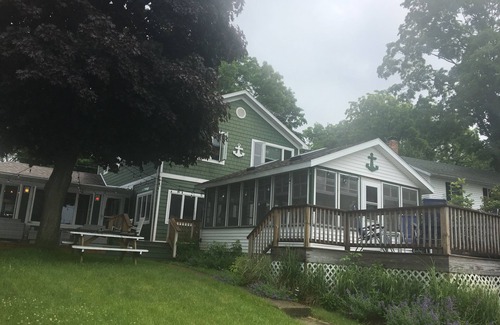 Cassopolis House | Diamond Lake Vacation Home - Perfect for Notre Dame Weekends