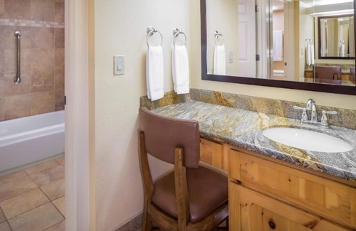 Northeast Santa Fe House | Diamond Resorts Villas de Santa Fe - 1 Bed Accessible No Roll in Shower