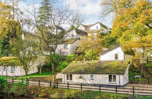Black Torrington Villa | Diamond Resorts Woodford Bridge Country Club - Club Suite