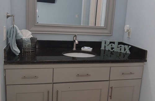 Citrus Park Apartment | Diamond Room 1