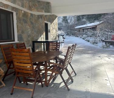 Vasa Koilaniou House | DIAMOND Stone Wooden Guest House