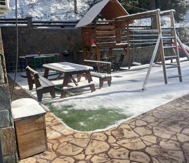 Vasa Koilaniou House | DIAMOND Stone Wooden Guest House