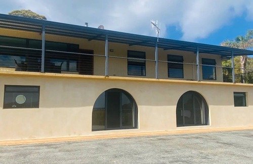 Little Grove House | Diamond View (Albany)
