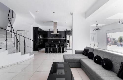 Gennadi Villa | Diamond Villa