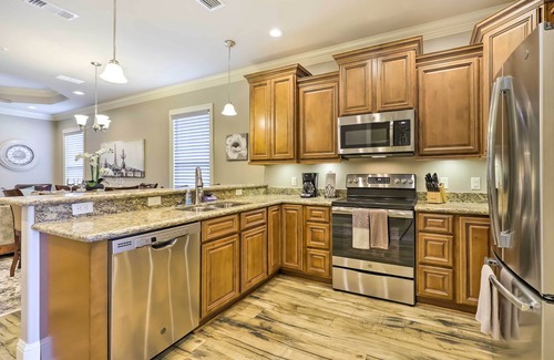 Diamondhead Condo | Diamondhead Condo - Marina, Pool Access & Golfing!