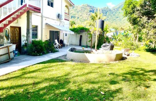 Soufriere Apartment | Diamondview Cherry Studio