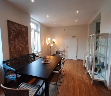Huls House | Diana's Stube