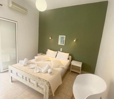 Pefki Apartment | Diana Studios