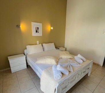 Pefki Apartment | Diana Studios
