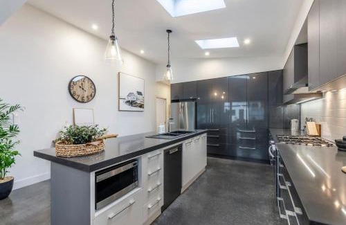 Warrnambool House | Dianas Place