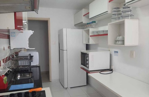 Gonzaga Apartment | Dias, Sol e Mar no Coração do Gonzaga – Apto 3 quartos com ar e estacionamento