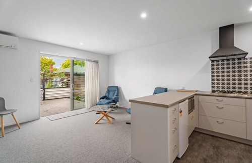 Alexandra House | Dick’s Place - Alexandra Holiday Home