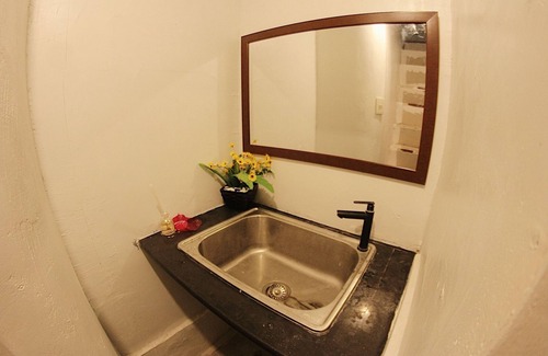 Downtown Cebu Hotel | Dickem's Transient House