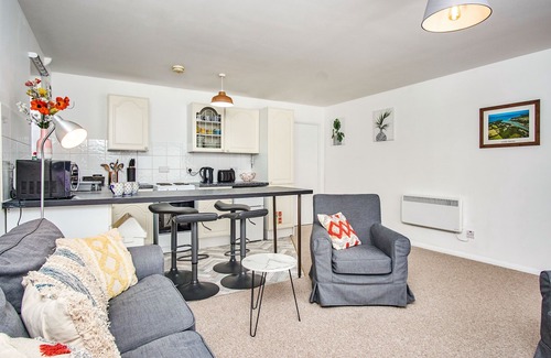 Ryde Apartment | Dickens - an apartment that sleeps 2 guests in 1 bedroom