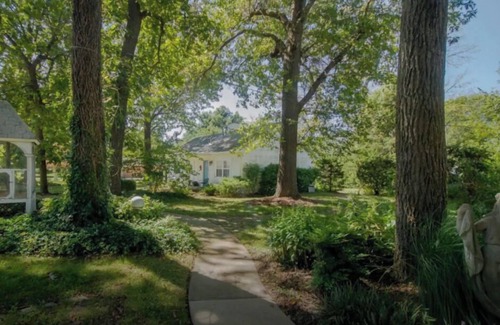 Marshfield Cabin | Dickey House, Carriage Suite