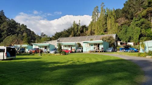 Thames Resort | Dickson Holiday Park