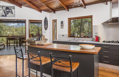 Crescent Head House | Did someone say RETREAT!??? Yoga, Surf, Nutrition and Wellness or Meditation?