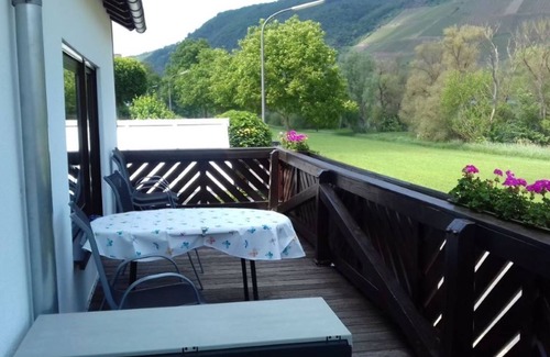 Losnich Apartment | Die Ferienwohnung hat Eine Einmalig Schöne Ruhige Lage, Direkt am Moselradweg