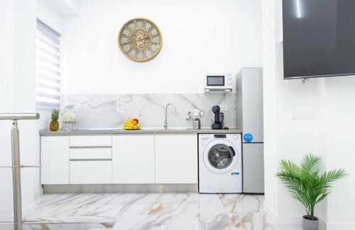 Bailen-Miraflores Apartment | Diego de Vergara 36 Bajo 2