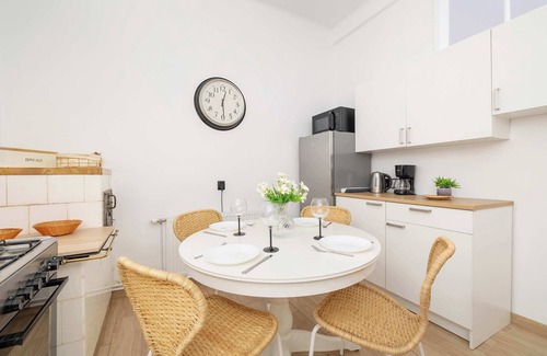 Stradom Apartment | Dietla 48 | Krakow | Family Apartment | Desk | City Center