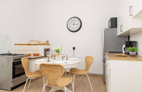 Stradom Apartment | Dietla 48 | Krakow | Family Apartment | Desk | City Center