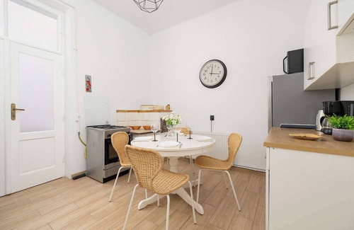 Stradom Apartment | Dietla 48 | Krakow | Family Apartment | Desk | City Center
