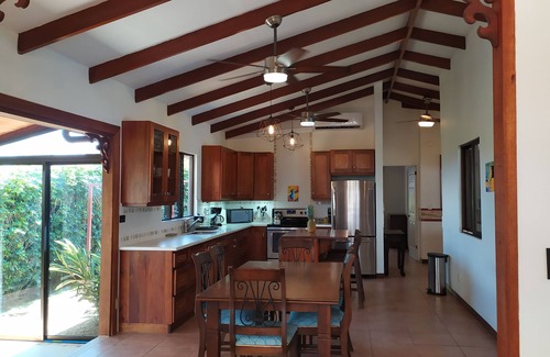 Mercedes Villa | Digital Nomad Paradise Villa & Guesthouse Sleeps 8 Heated Pool 30 Mins. from SJO