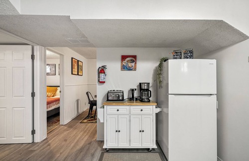 Forest Lawn House | Digital Nomad- spacious, family, full kitchen, 3BR, sleep8, family