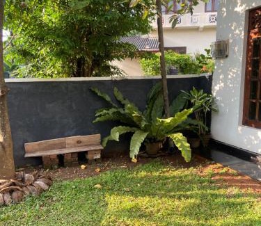 Kundasale House | Dili's Home Stay
