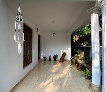 Kundasale House | Dili's Home Stay