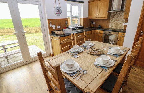 Penycwm Cottage | DILL COTTAGE, pet friendly, country holiday cottage in Newgale