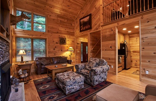 Boone Cabin | Dillard Cabin 2BR/2BA Cabin Near Blue Ridge Parkway