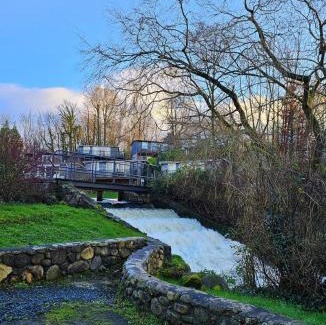 Bont Newydd Ski Chalet | Dillons Lakeside Lodge
