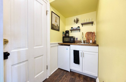 Columbus House | Dimon Cottage, Suite B