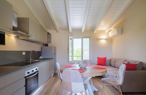 Colombaro Apartment | Dimora Bollicine - One Bedroom Apartment, Sleeps 4