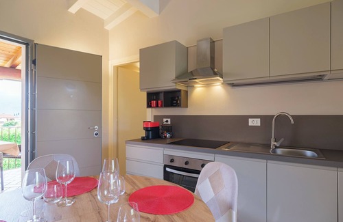 Colombaro Apartment | Dimora Bollicine - One Bedroom Apartment, Sleeps 4
