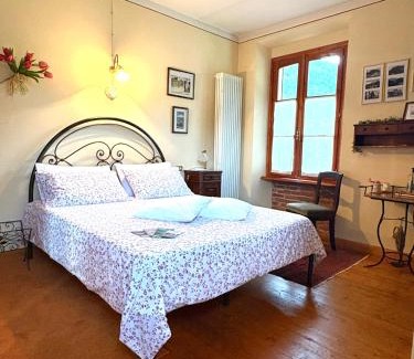 Varallo House | Dimora Fiorita Senior My Holiday Home