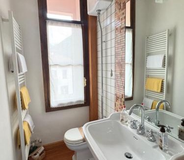 Varallo House | Dimora Fiorita Senior My Holiday Home