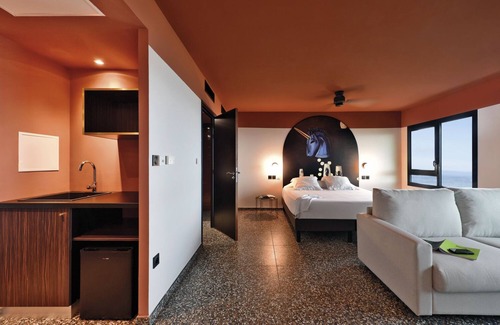Saint-Denis Hotel | Dina Morgabine Saint Denis