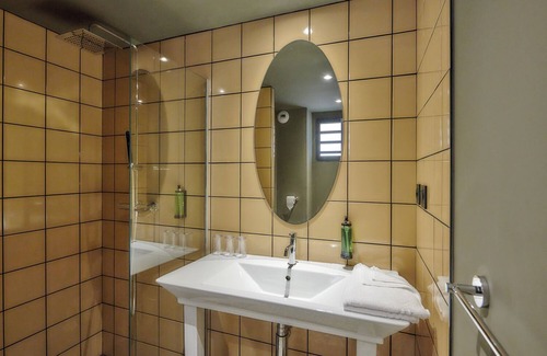 Saint-Denis Hotel | Dina Morgabine Saint Denis