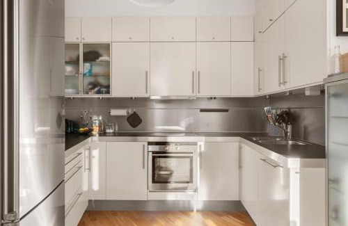 Gronland Apartment | Dinbnb Apartments I Panoramic Rooftop I 700m to Oslo Central Station