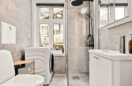 Sandviken Apartment | Dinbnb Apartments I Views & Street Parking in Sandviken