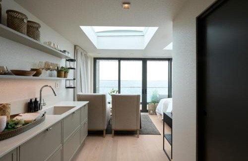 Herdla House | DINBNB Homes l Fjord Suites l Premium Exp l 40min from Bergen