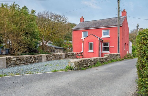 Solva Cottage | Dingle Cottage, Holiday Cottage Solva, Sleeps 4, 2 bedrooms, bathrooms
